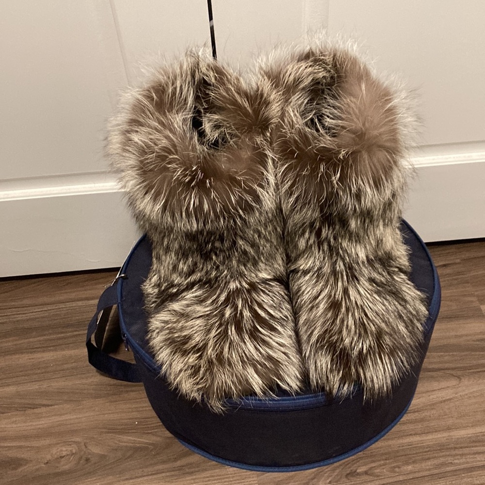 Genuine super plush custom made silver Fox Fur boots including furrier bag